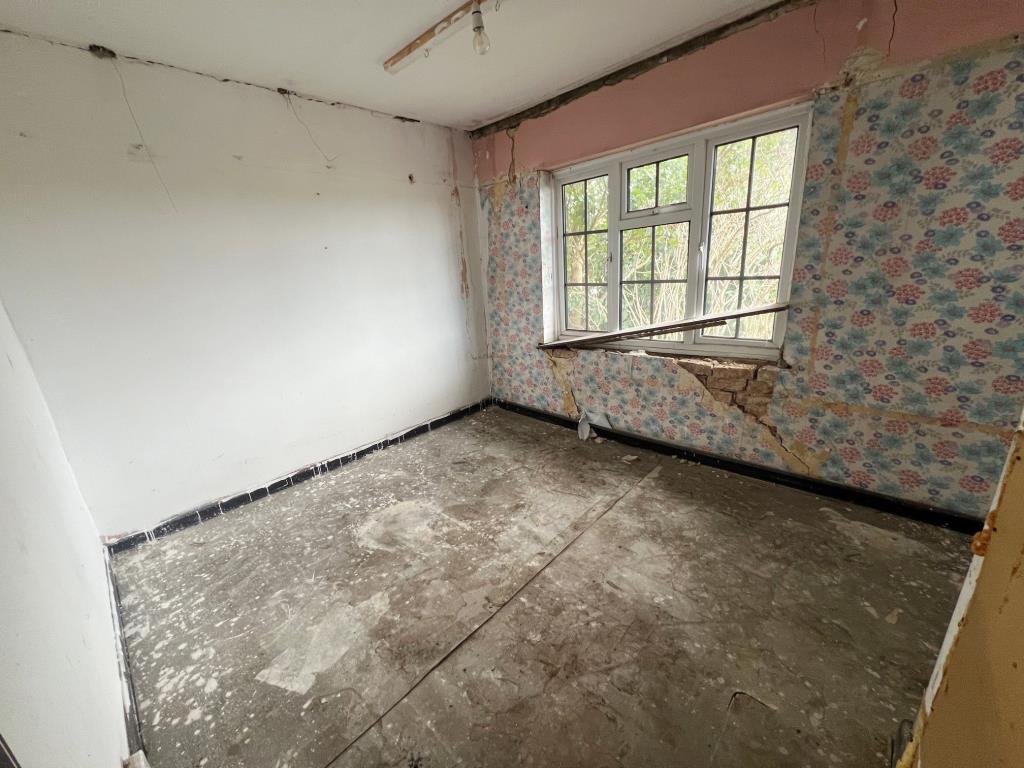 Lot: 139 - HOUSE FOR REFURBISHMENT AND RENOVATION - Room with window to rear aspect